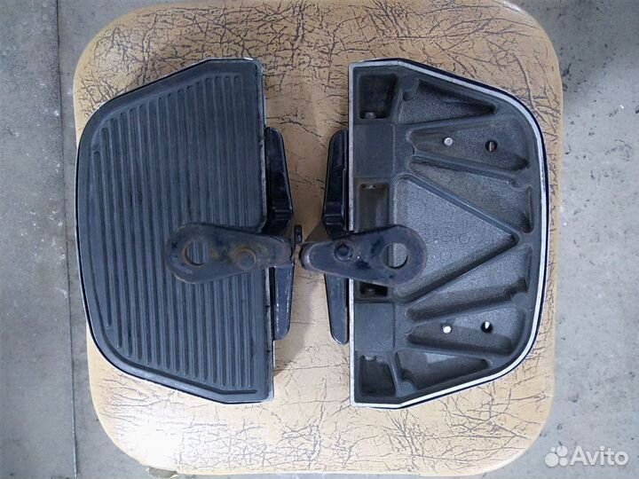 Подножки пассажира Harley Davidson