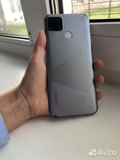 Телефон realmi c15