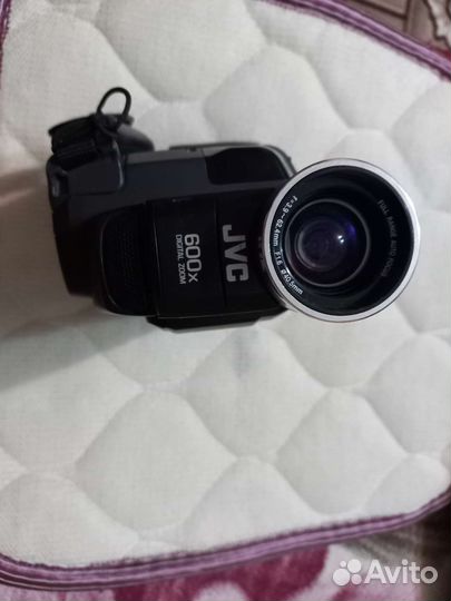 Видеокамера JVC,GR-fxm17a