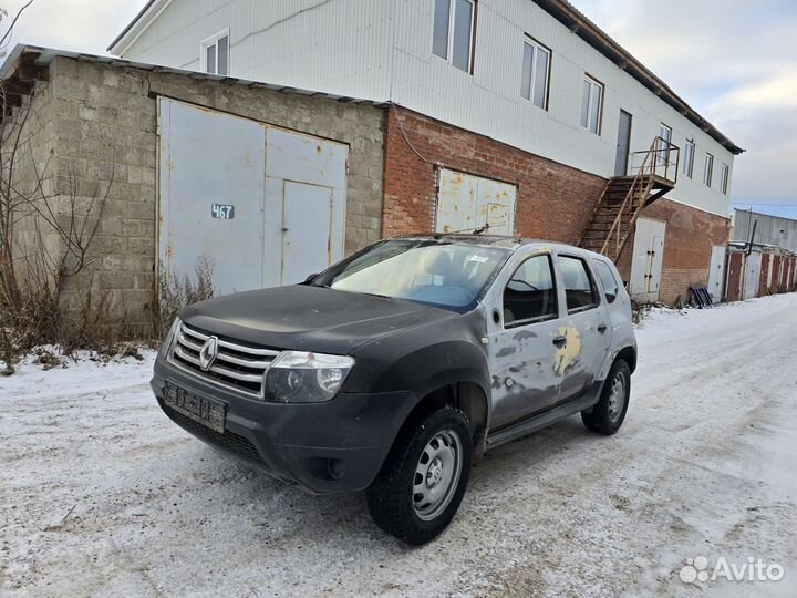 Renault Duster 1.6 МТ, 2014, битый, 16 000 км