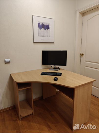 Компьютерный стол б.у. в идеальном