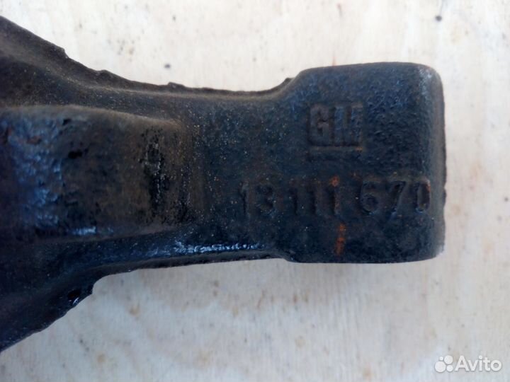 Кулак поворотный правый 1.7 1.9 2.0 Opel Astra H