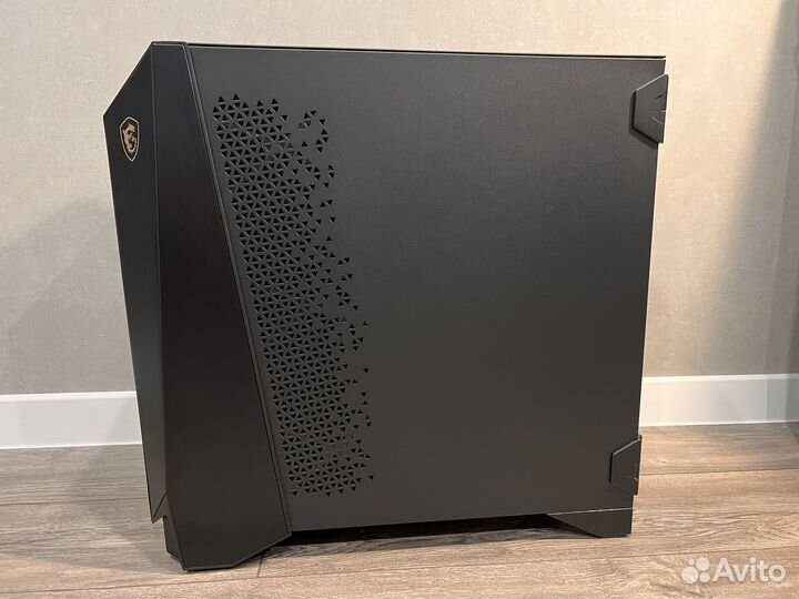 Корпус MSI MEG prospect 700R