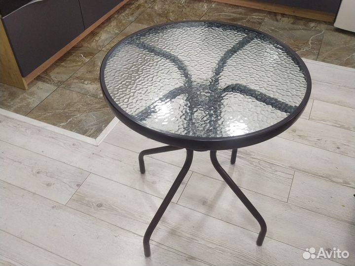 Столик стеклянный