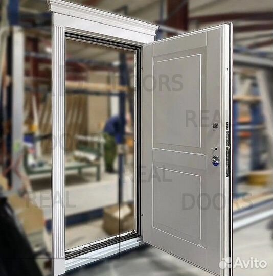 Красная уличная железная дверь для дома и дачи