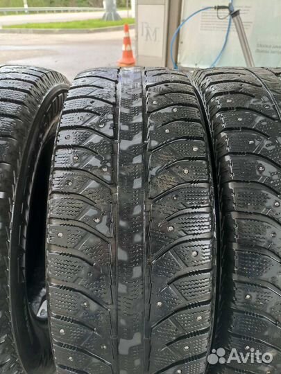 Bridgestone Ice Cruiser 7000 215/65 R16