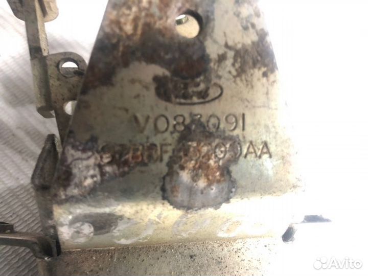 Замок багажника задний Ford Sierra BNC B4A