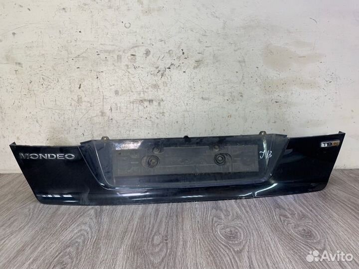 Накладка на крышку багажника Ford Mondeo хетчбэк