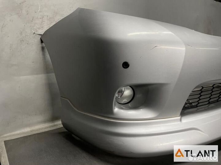 Бампер передний toyota isis