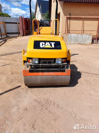 Дорожный каток CAT CB24B, 2011