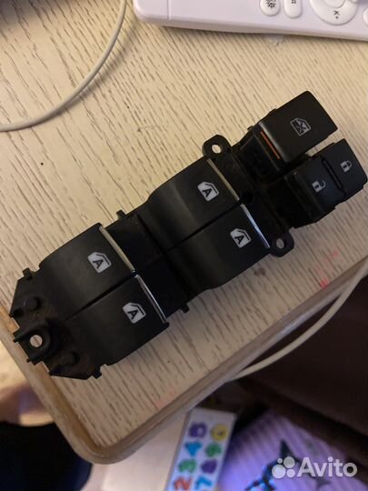 Бок управления стеклоподъемниками