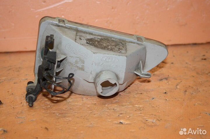Фара противотуманная правая ford focus III 2011