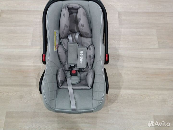 Автомобильное кресло