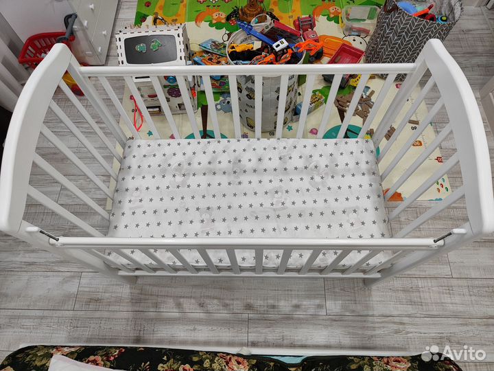 Кроватка для новорожденных