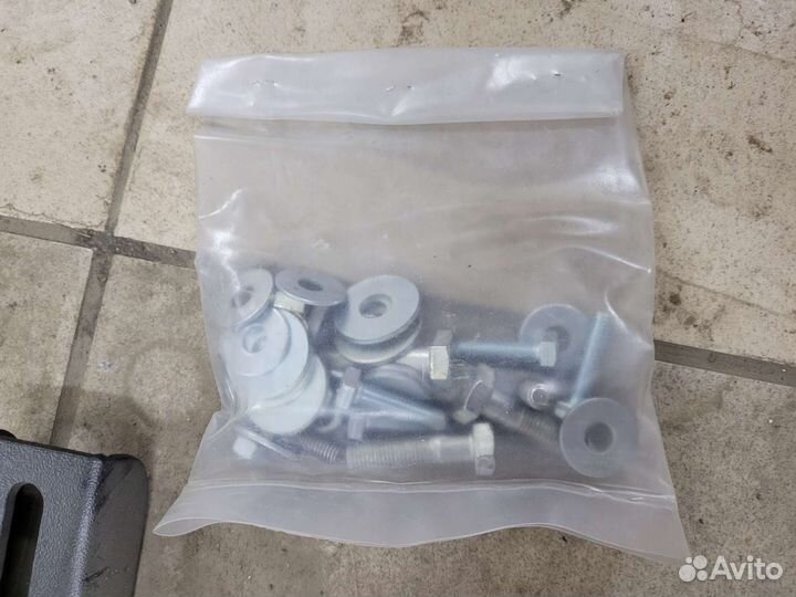 Комплект крепежа для установки порогов Nissan Juke