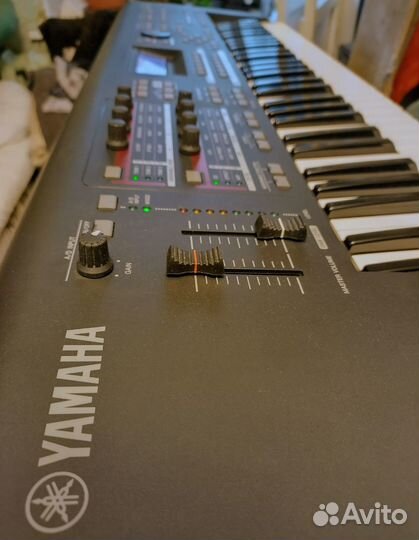 Yamaha MOX6