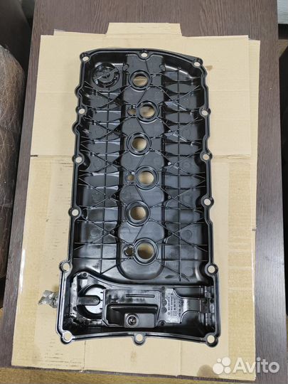 Клапанная крышка Volkswagen Toureg 2