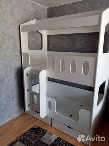 Детская двухъярусная кровать