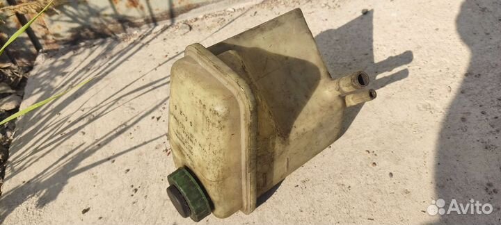 Бачок гур Audi 100 С4 A6 C4 1991-1997