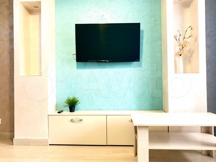 2-к. квартира, 65 м², 1/15 эт.