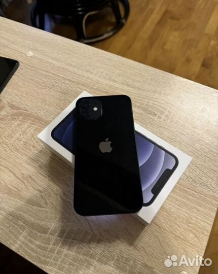 iPhone 12, 64 ГБ