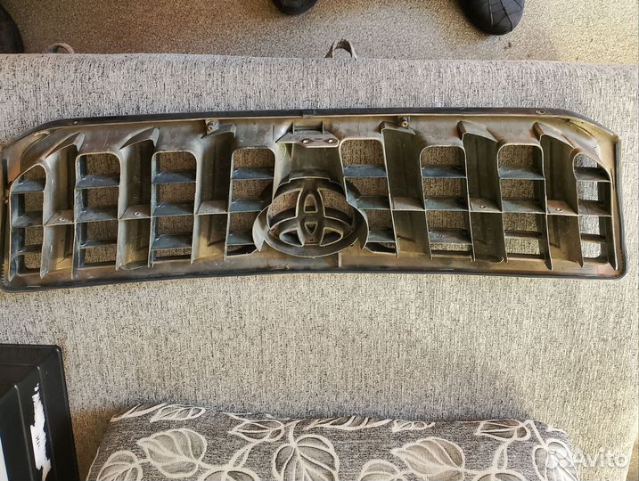 Решетка радиатора toyota land cruiser prado 120