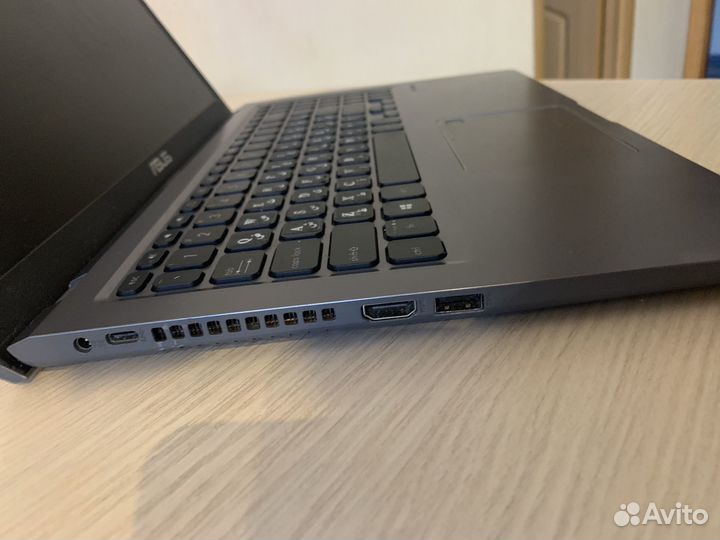 Ноутбук Asus чистый как новый