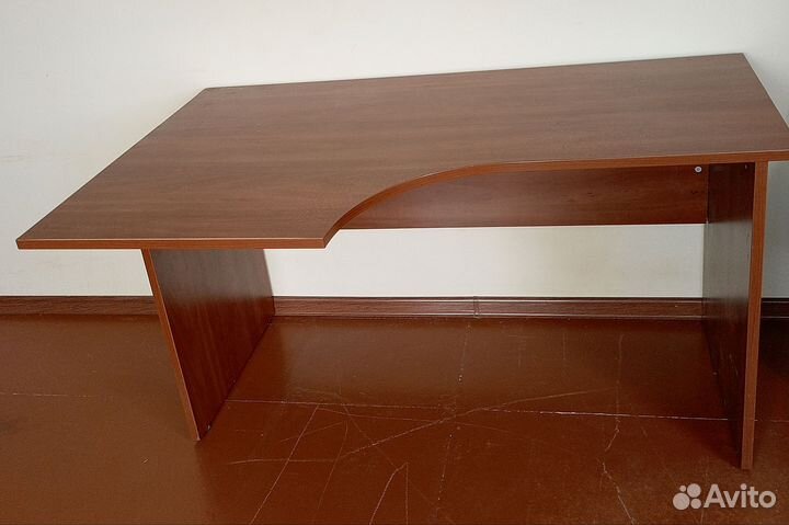 Стол с выемкой