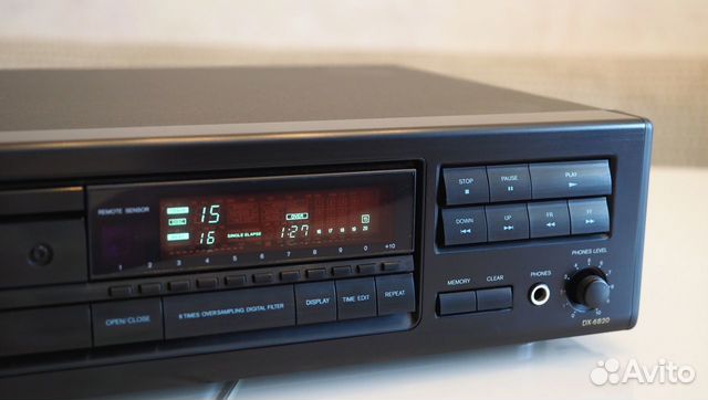 CD-проигрыватель Onkyo DX-6820