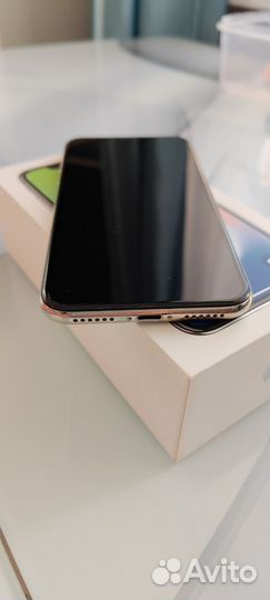 iPhone X, 64 ГБ