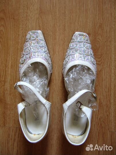 Туфли для девочки новые