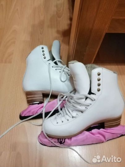 Коньки для фигурного катания профессионал. jackson