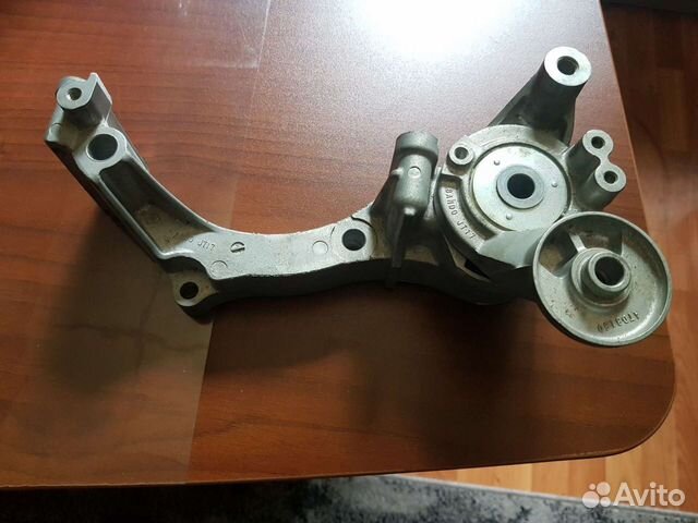 Натяжитель ремня Toyota Land Cruiser 200