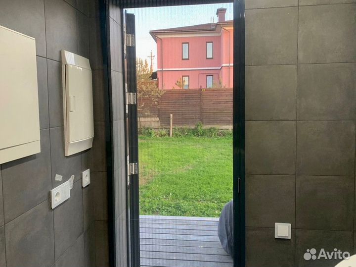 Москитные сетки на окна / Ремонт окон и дверей