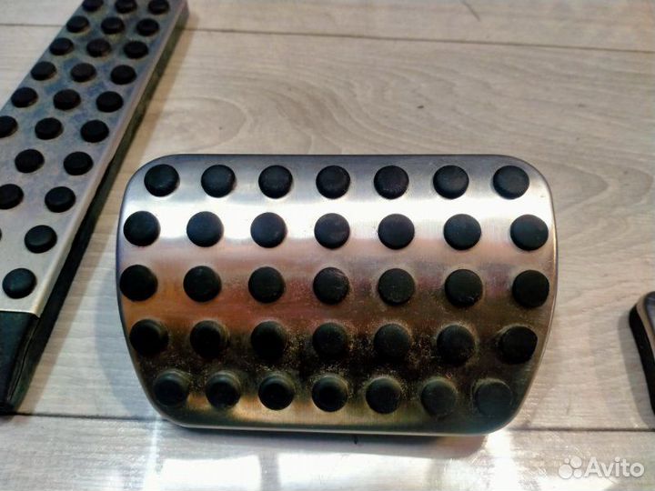 Накладка на педаль Mercedes-Benz 212.036 E 250 212