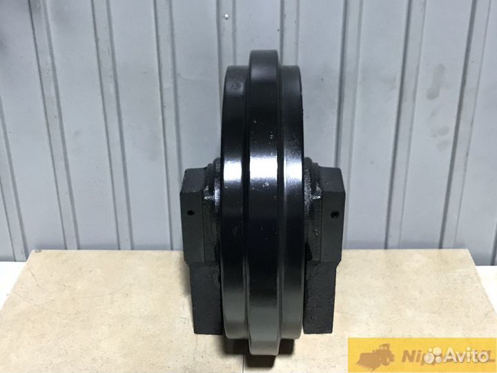 Направляющее колесо Kobelco SK60 / SK75 / SK75UR