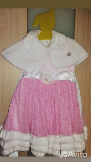 Продам нарядное платье для девочки