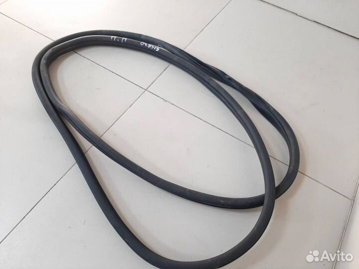 Уплотнитель проема двери передней правой Hyundai E