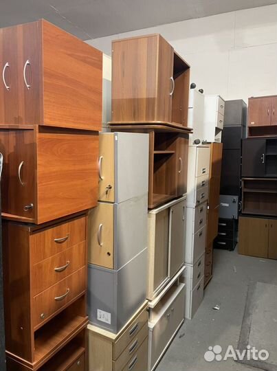 Тумбочка выкатная, приставная офисная