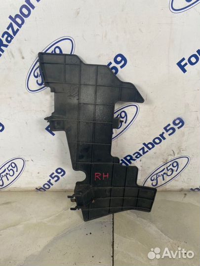 Дефлектор радиатора передний правый Toyota Avensis