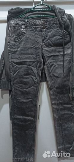 Джинсы женские