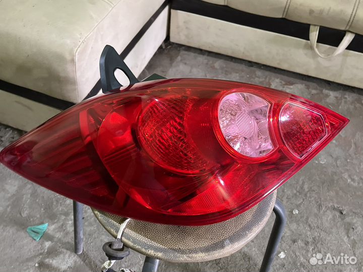 Фонарь задний nissan tiida