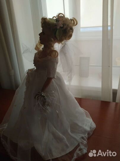 Кукла фарфоровая большая