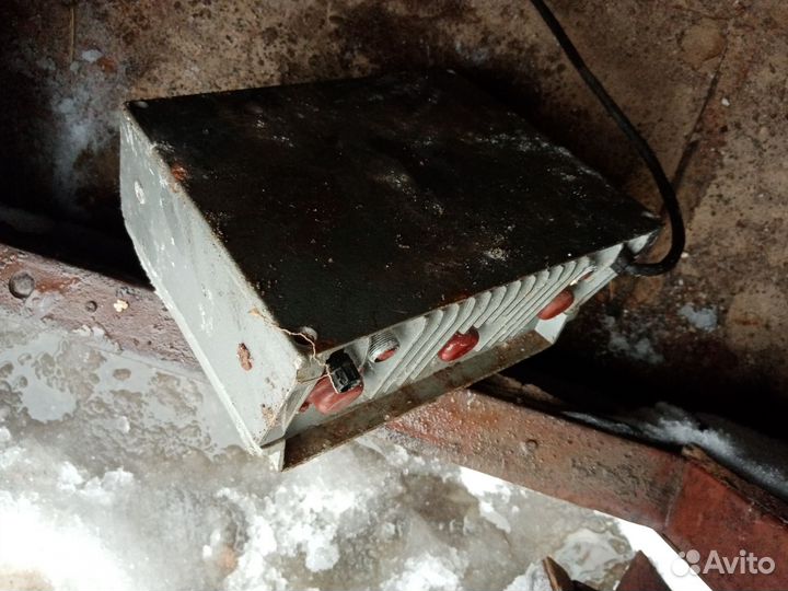 Электронный прибор