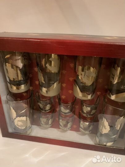 Набор стаканов и рюмок