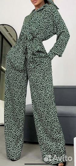 Костюм в дикий принт