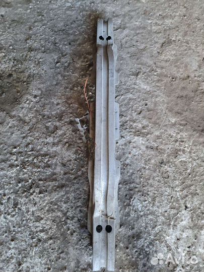 Усилитель заднего бампера на Cadillac bls