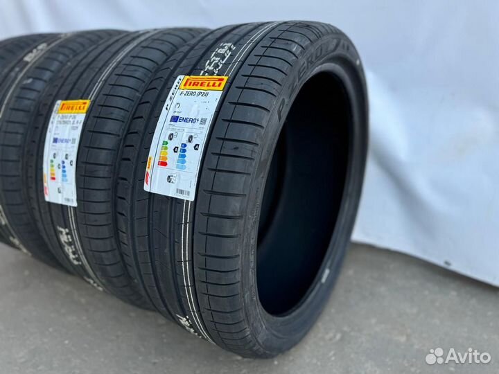 Pirelli P Zero PZ4 265/40 R21 и 295/35 R21