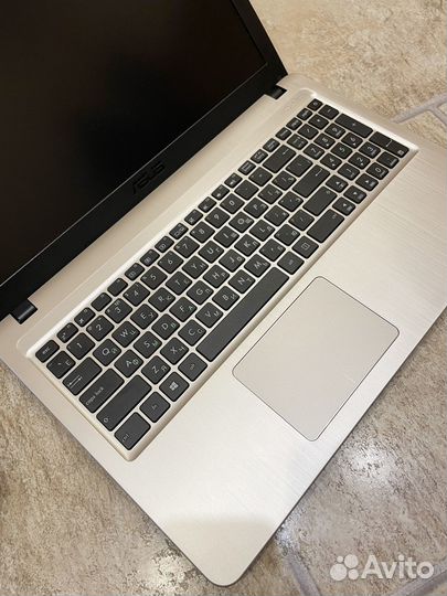 Свежая модель ноутбука Asus