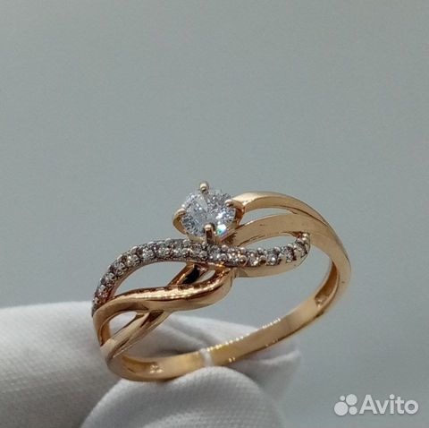 Золотое кольцо с фианитом 15,5р